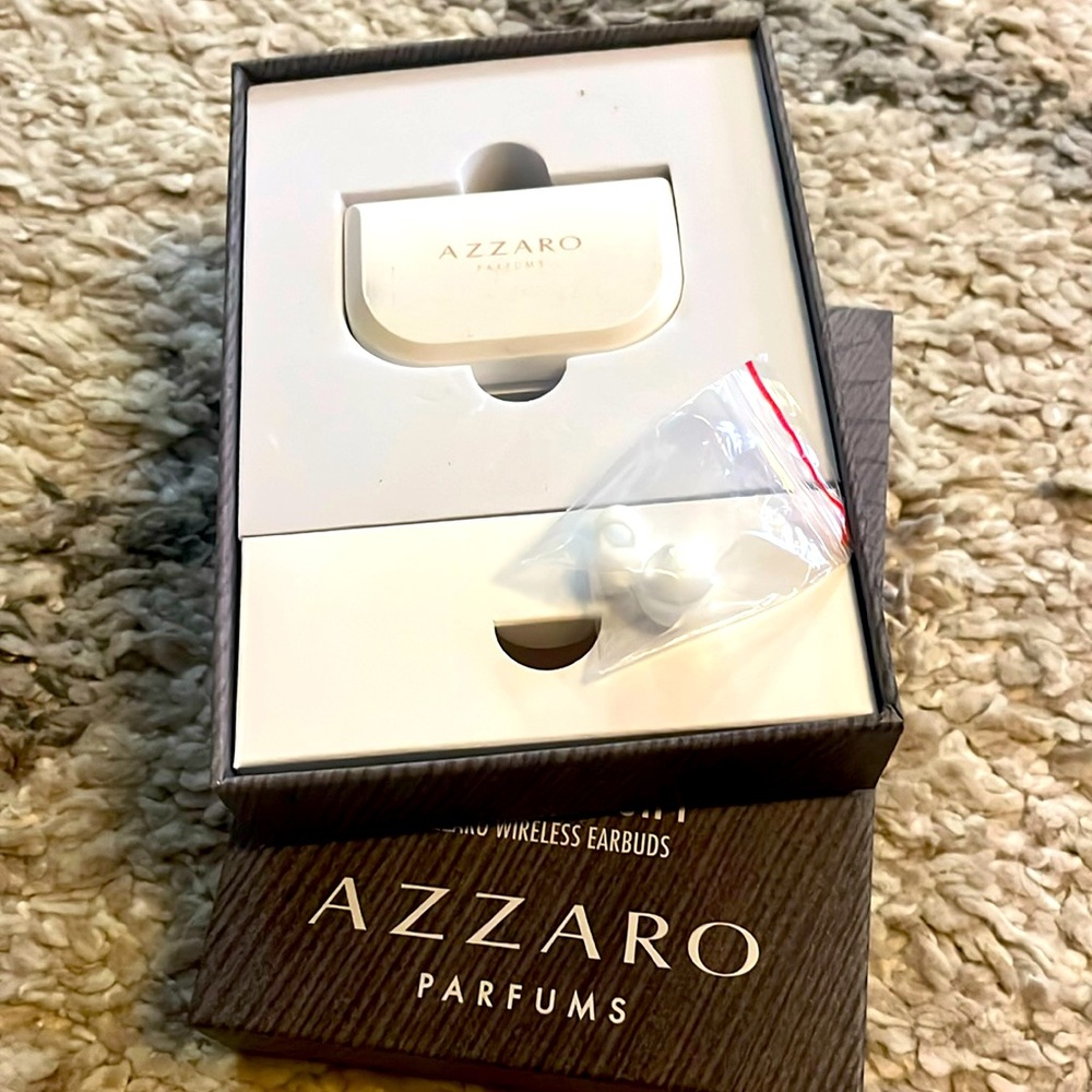 Azzaro ear buds